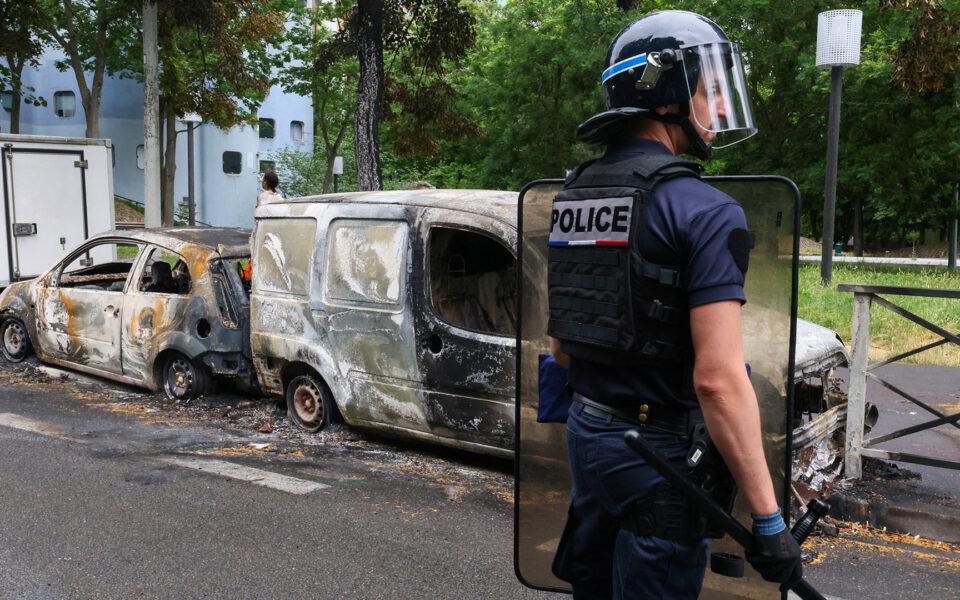 Γαλλία: Αριθμός ρεκόρ συλλήψεων κατά την τέταρτη νύχτα επεισοδίων