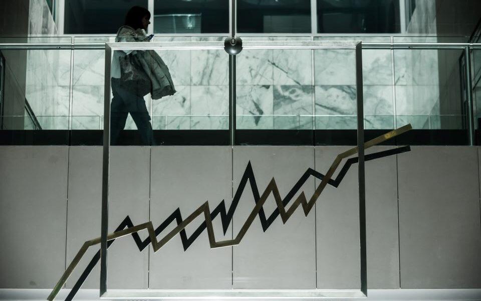 Χρηματιστήριο: Ανεβάζει ταχύτητα με στήριγμα από τις τράπεζες