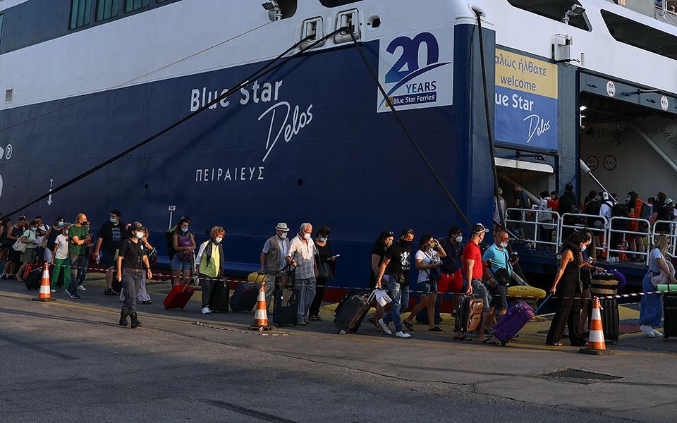 Αυξήθηκε 7,85% η επιβατική κίνηση στα μεγάλα λιμάνια τον Ιούλιο