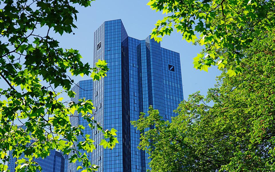 Deutsche Bank:  Το ΧΑ στην κορυφή των αποδόσεων μιας επεισοδιακής χρονιάς